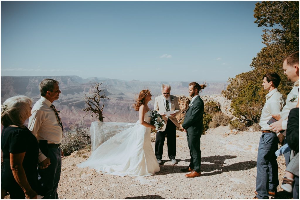 bride and groom at grand canyon 