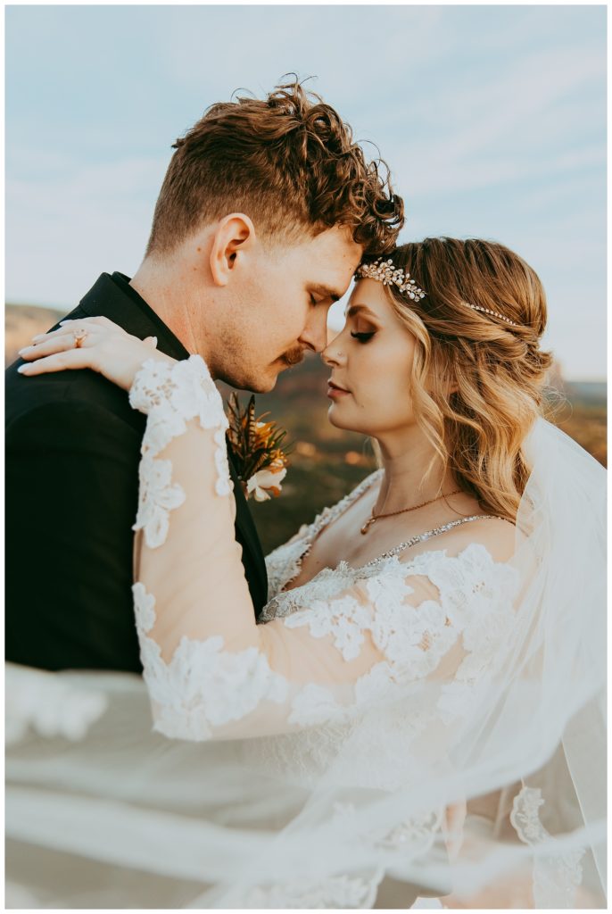 bride and groom in Sedona