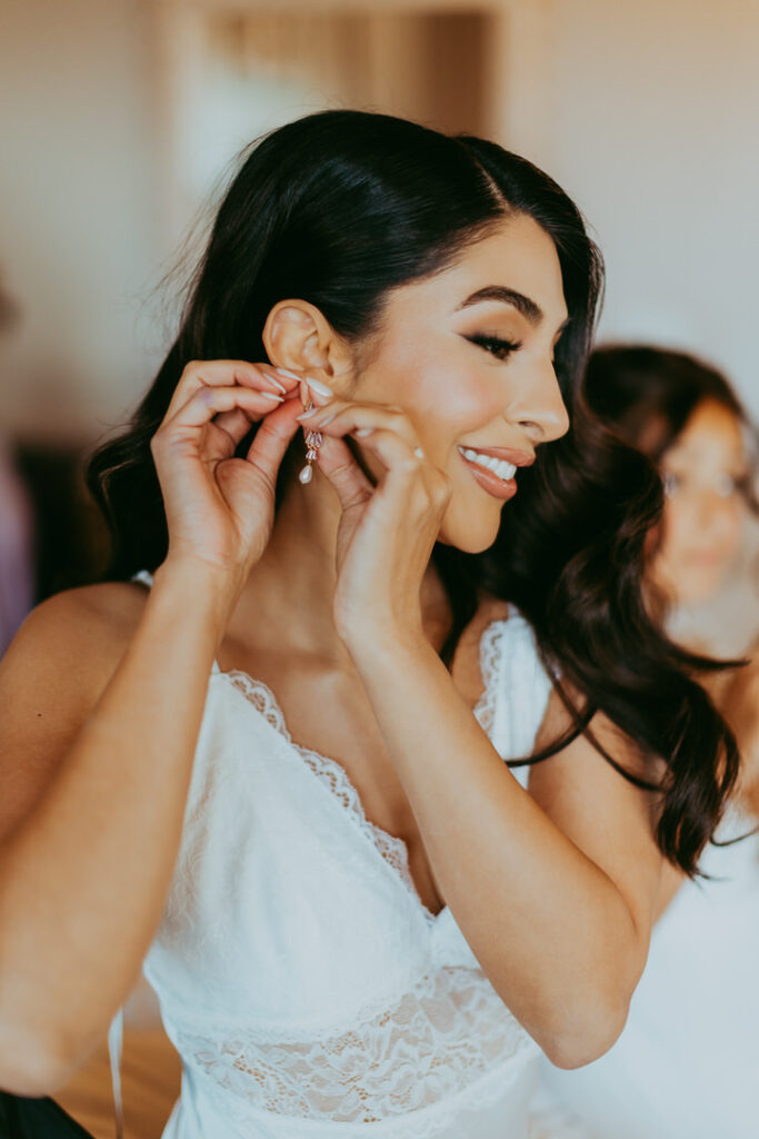 bride getting ready at sky ranch lodge